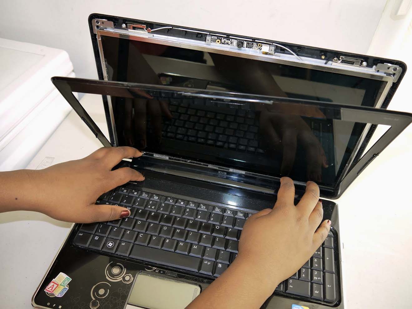 Замена экрана ноутбука HP в Новой Усмани